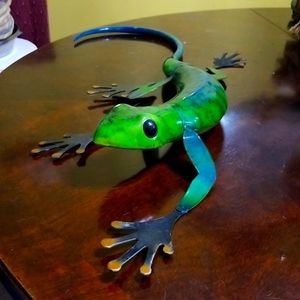 LARGE GREEN METAL GECKO LIZARD GREAT FOR WALL, TABLE TOP, GARDEN